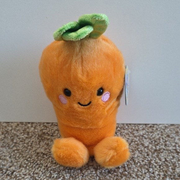 Palm Pals Orange Carrot Plush Stuffed Toy - Picture 2 of 3